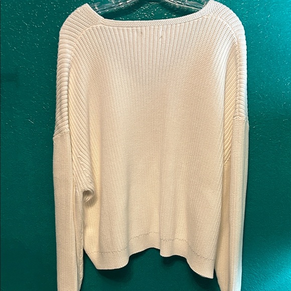 Quince White V-Neck Sweater - Picture 8 of 9